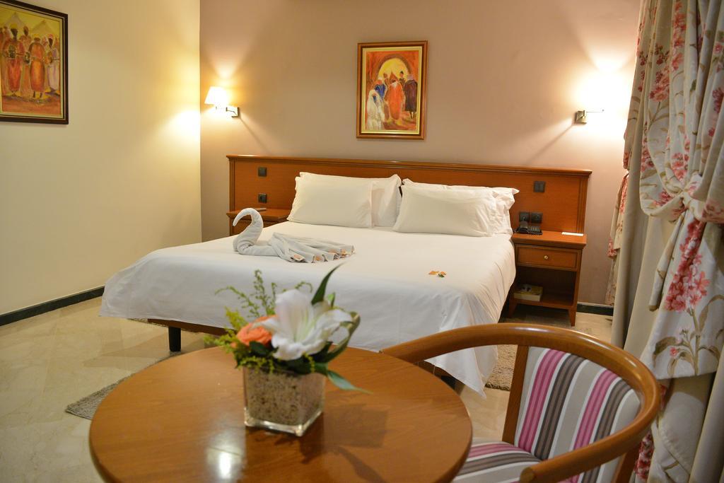 Hotel Oum Palace & Casa Blanca