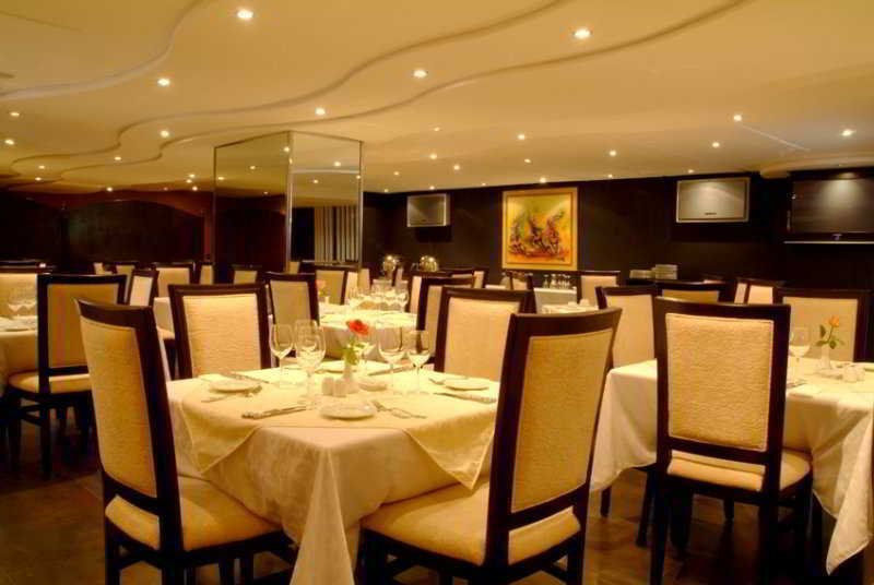 Hotel Oum Palace & Casa Blanca