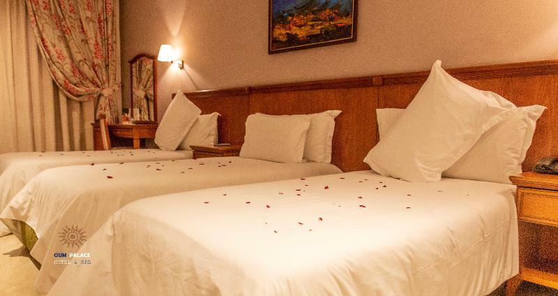 Hotel Oum Palace & 4*